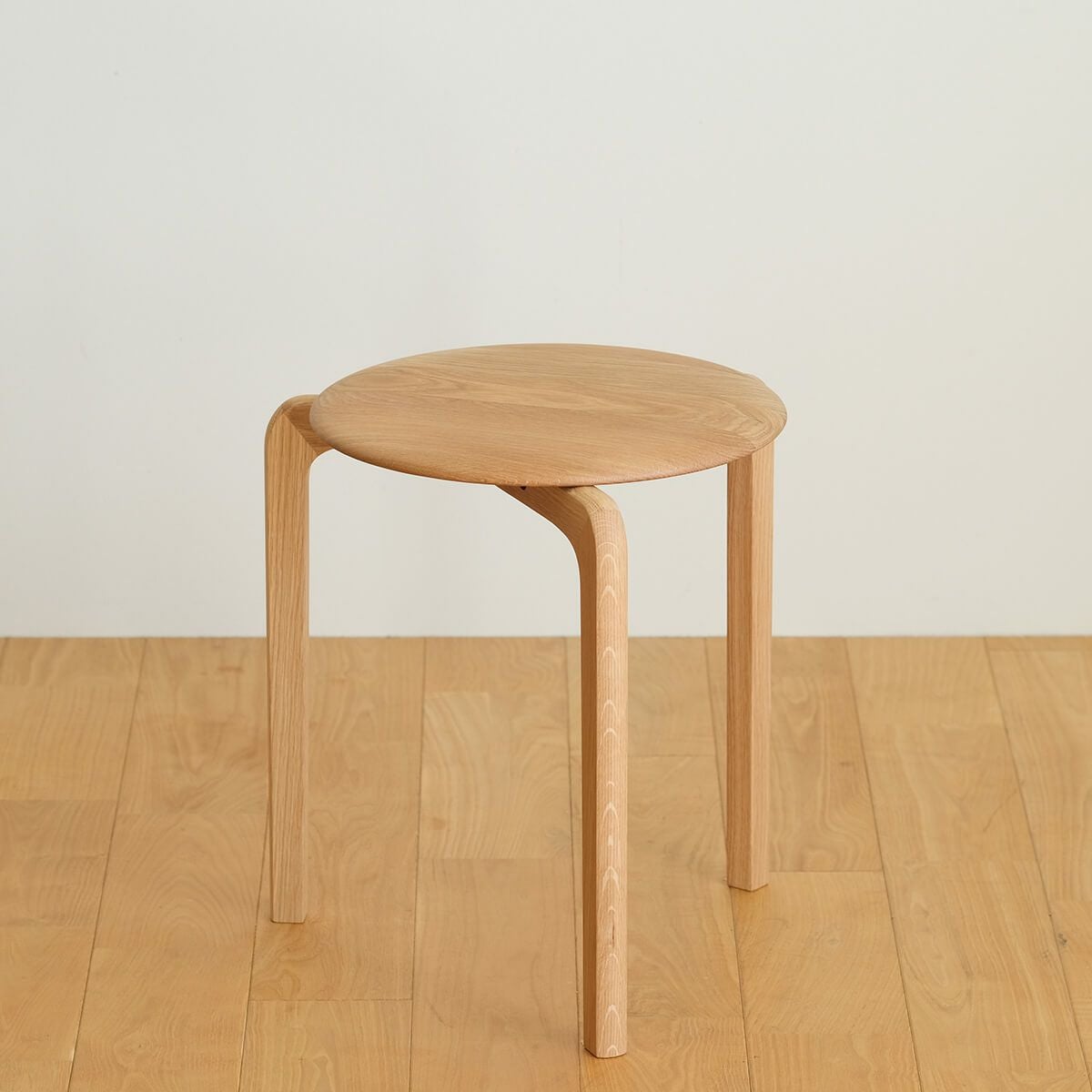 LISCIO | Stool (3本脚スツール) | DENTO STORE | 額縁・家具ブランド