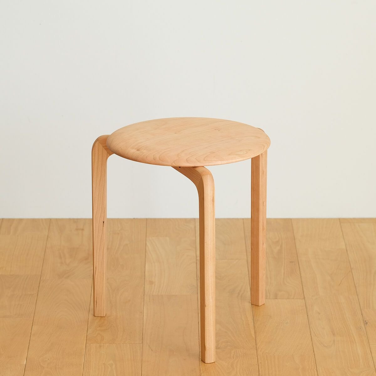 LISCIO | Stool (3本脚スツール) | DENTO STORE | 額縁・家具ブランド