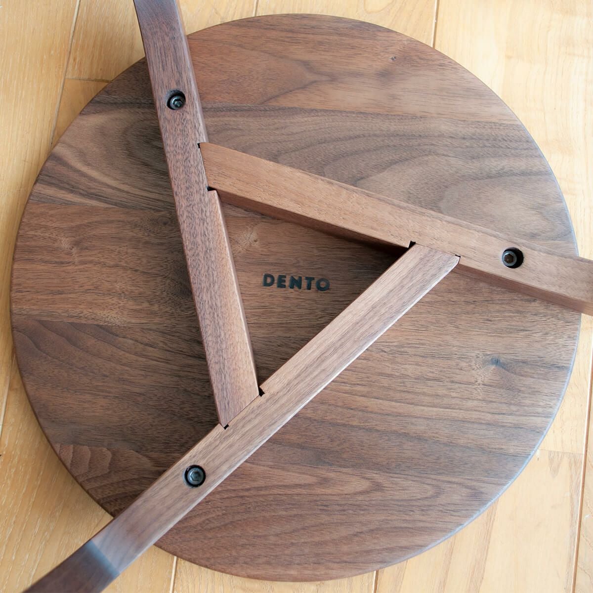 LISCIO | Stool (3本脚スツール) | DENTO STORE | 額縁・家具ブランド
