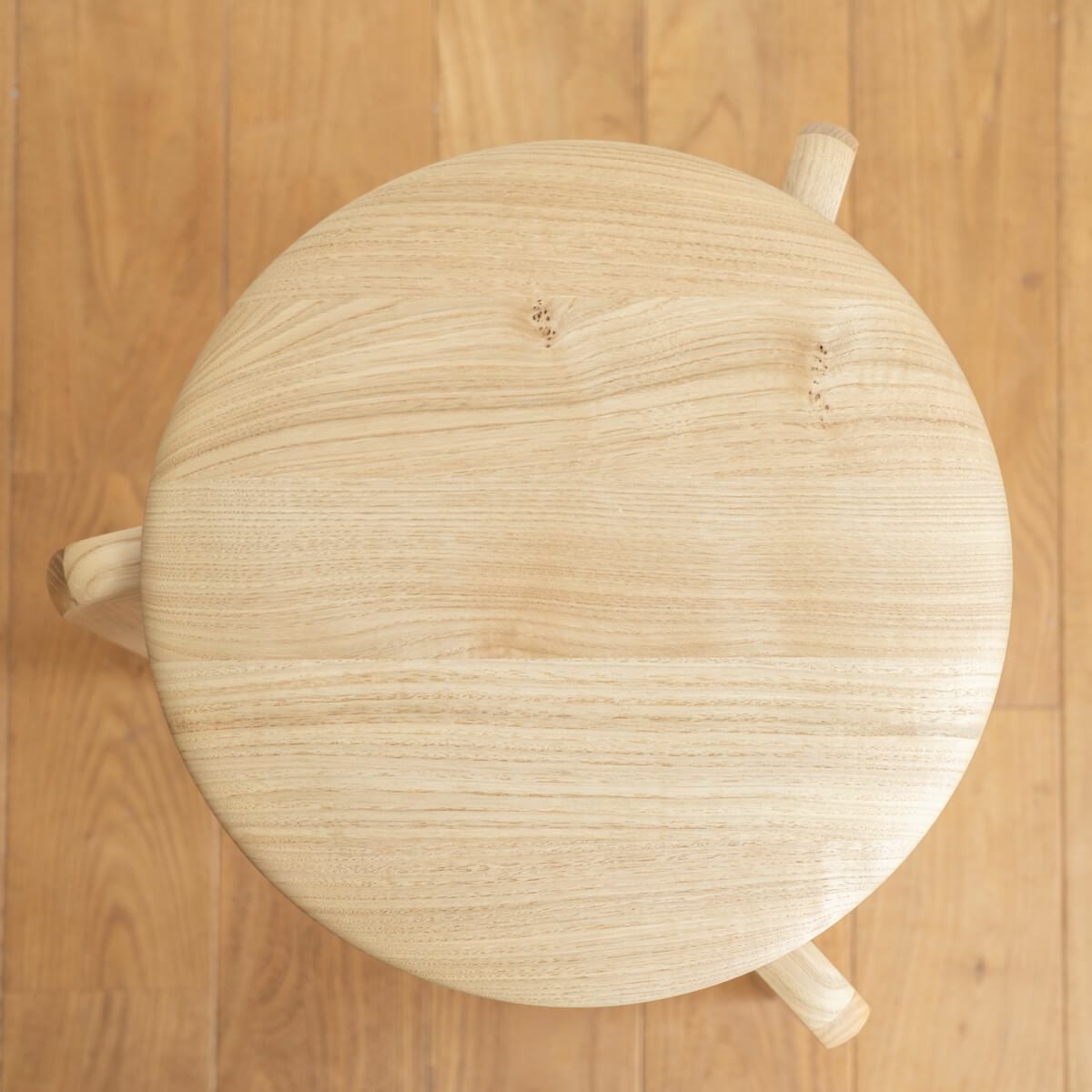 LISCIO | Stool (3本脚スツール) | DENTO STORE | 額縁・家具ブランド