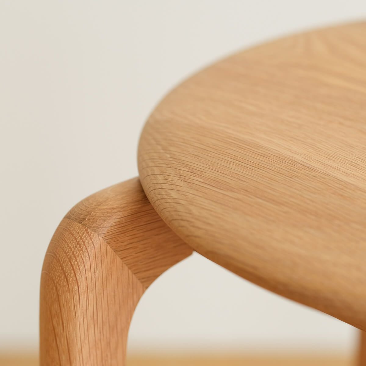 LISCIO | Stool (4本脚スツール) | DENTO STORE | 額縁・家具ブランド