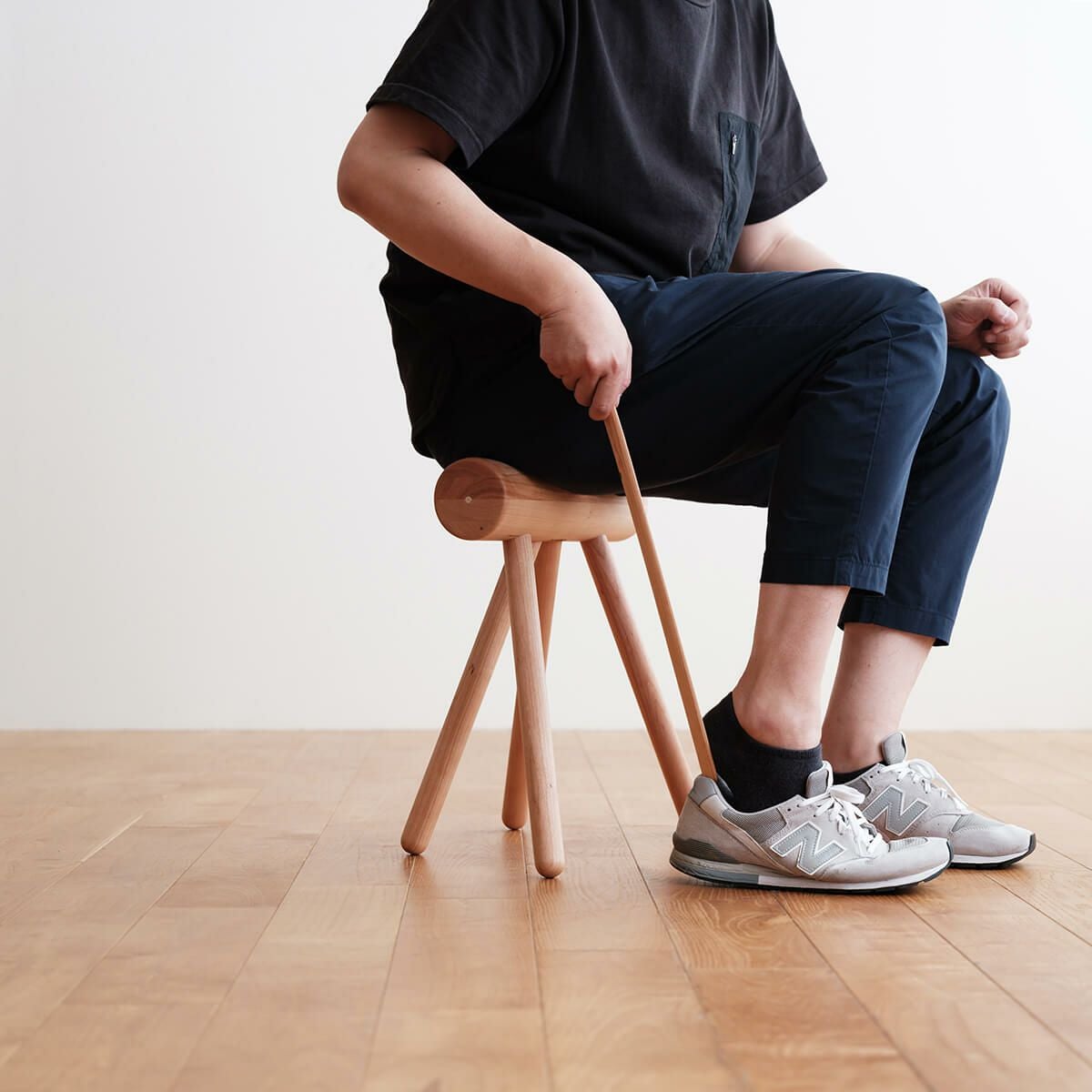 ES | stool &Shoehone (スツール) | DENTO STORE | 額縁・家具ブランド