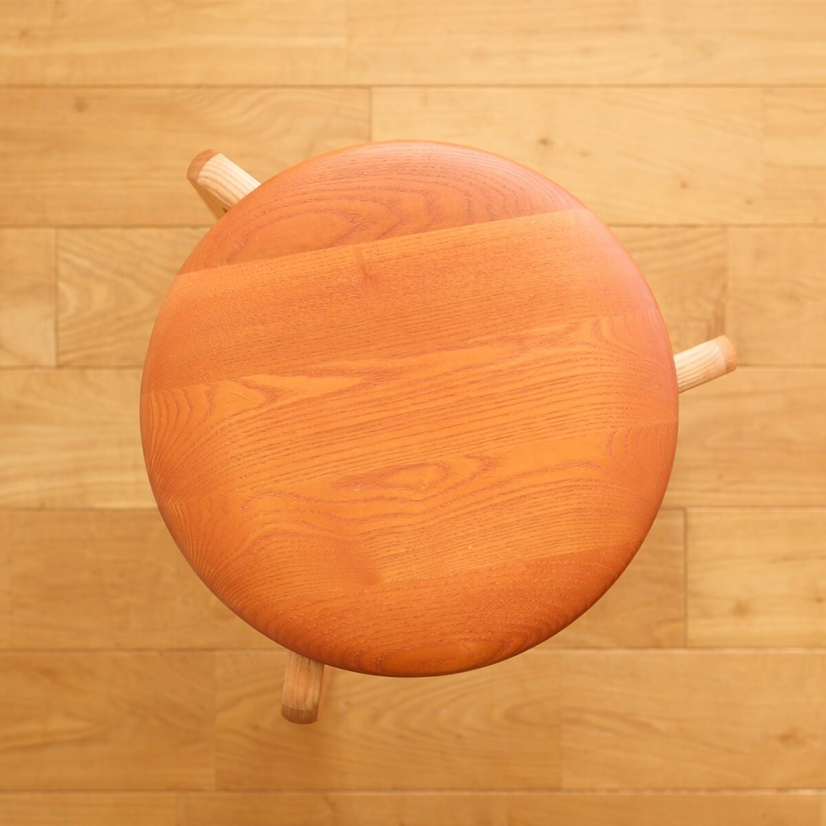 LISCIO | Stool 柿渋染 (3本脚スツール) | DENTO STORE | 額縁・家具