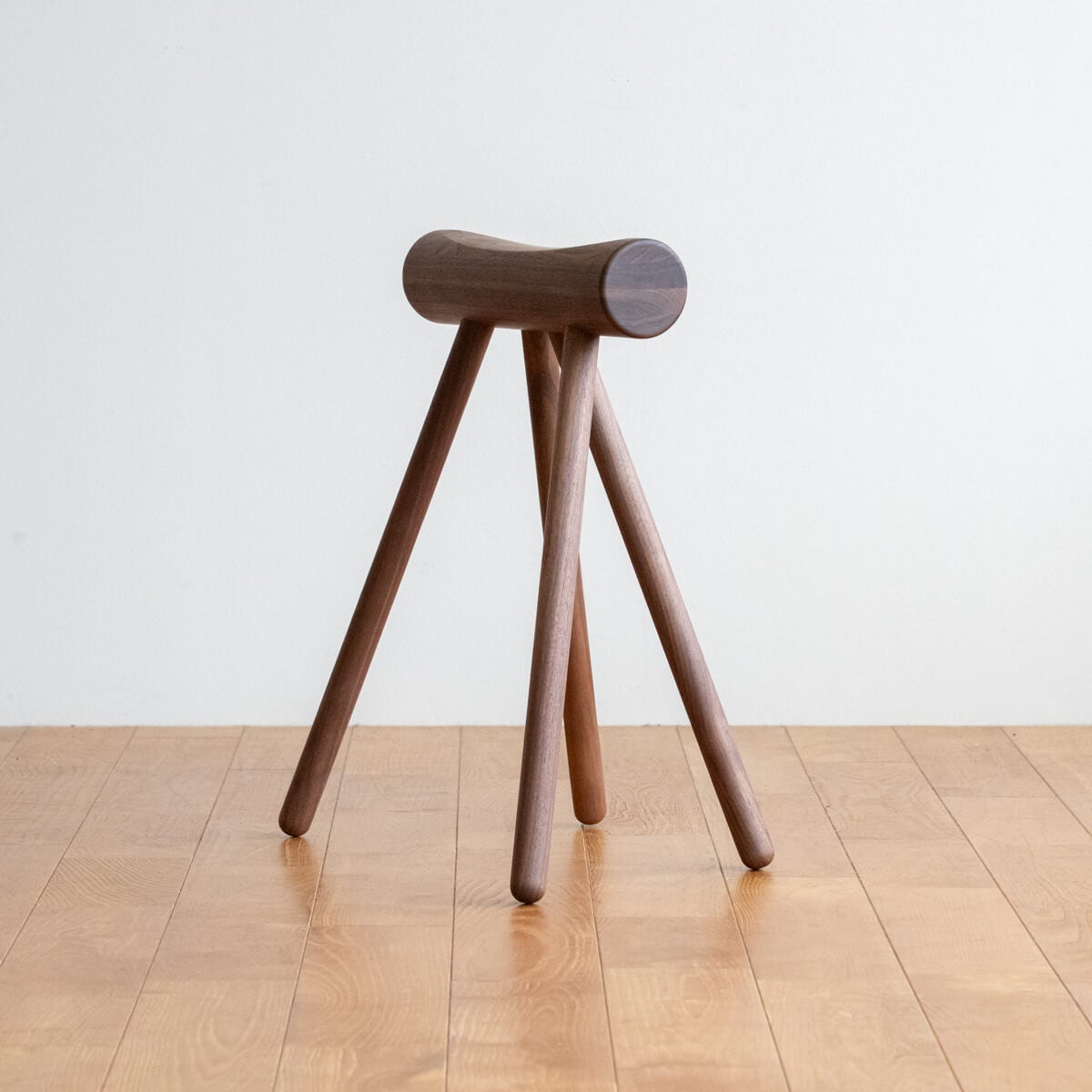 ES stool H