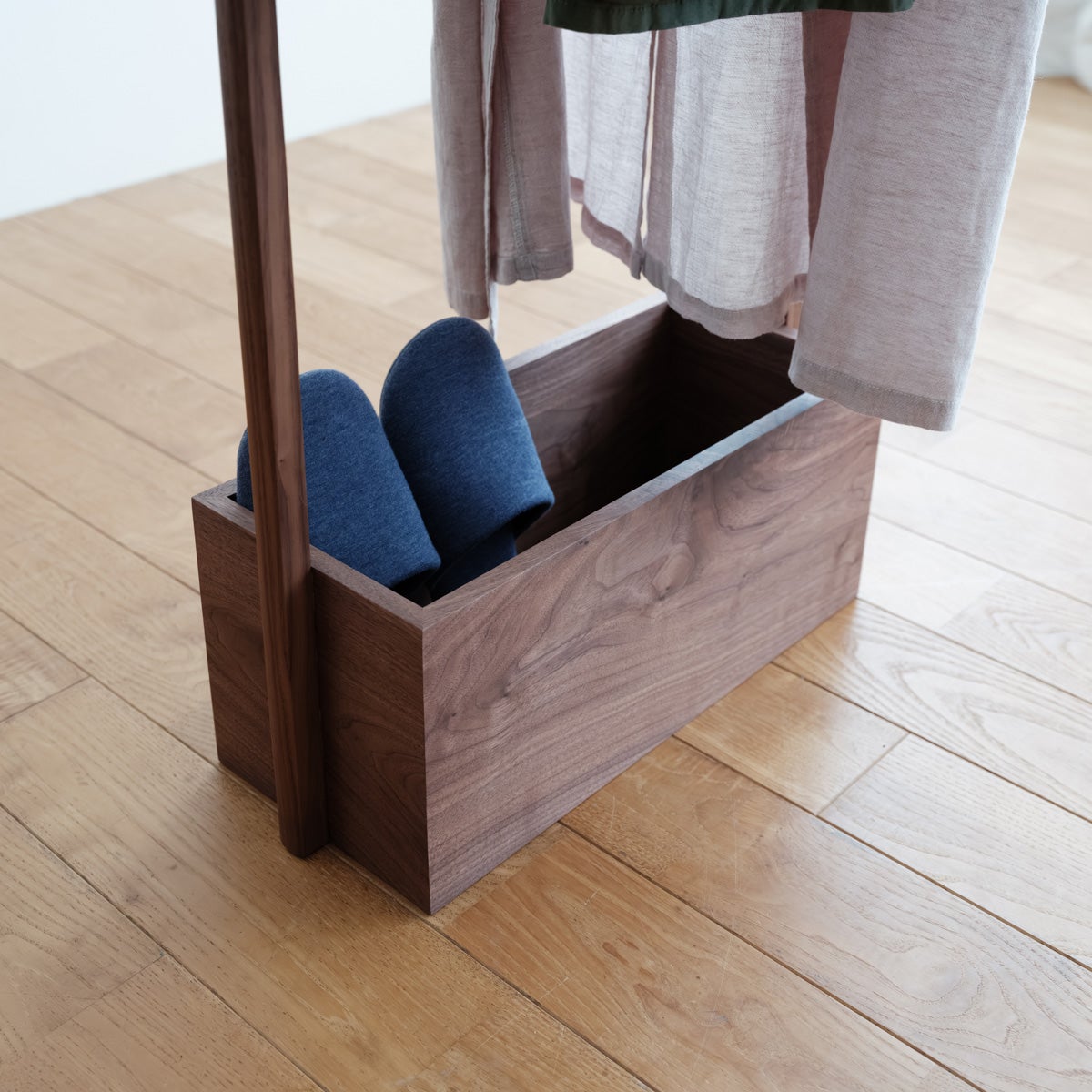 高級ハンガーとキャビネット LISCIO | Hanger Rack（収納） | DENTO STORE | 額縁・家具ブランド